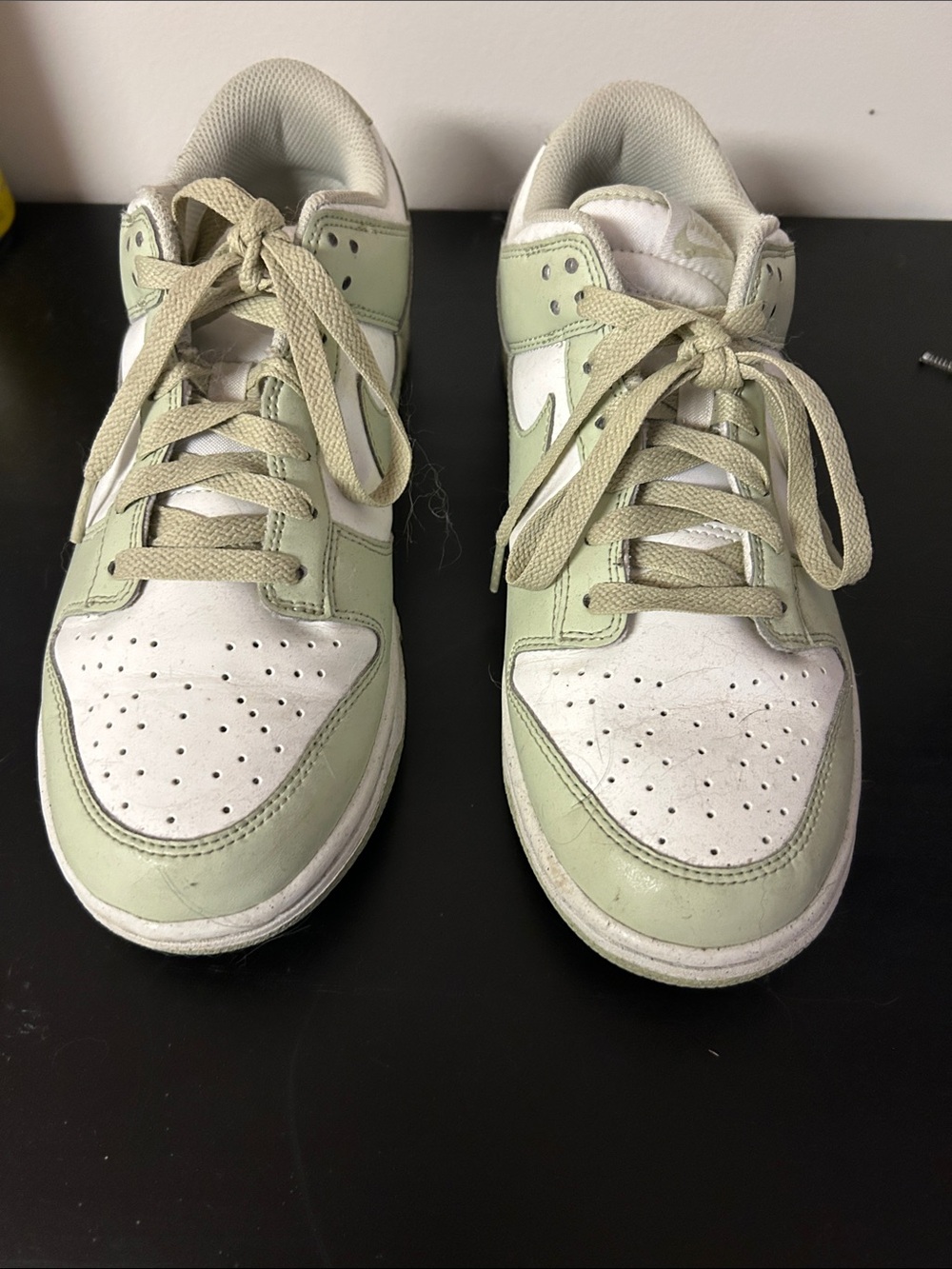 Nike Low-Top Sneakers in White and Light Green